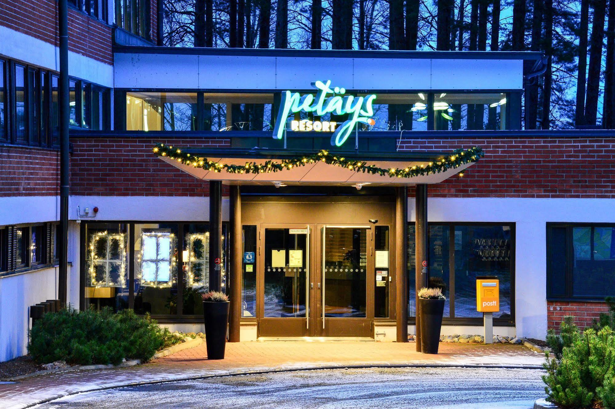 Petäys Resort Tyrväntö Exterior foto